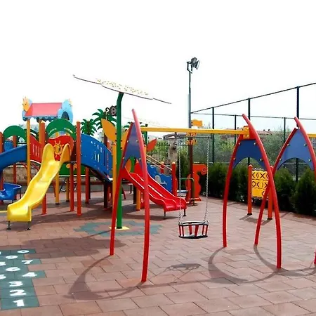 эстебан с 2 спальнями *